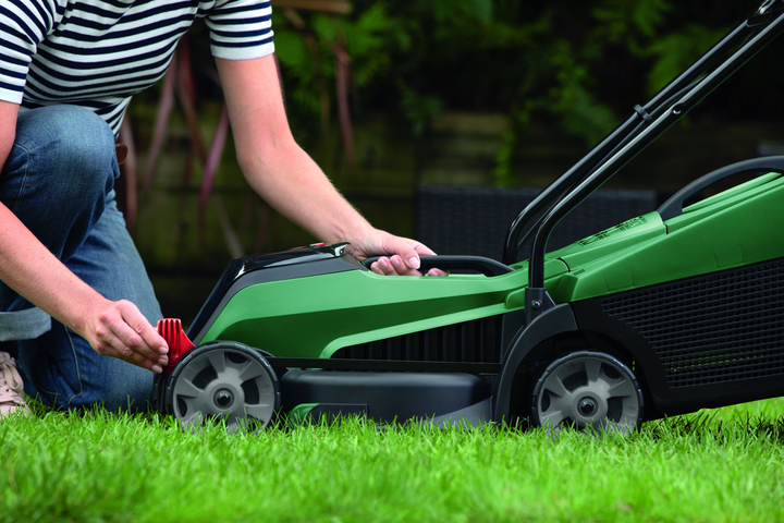 Kosiarka akumulatorowa Bosch CityMower 18V-32-300 (solo) (06008B9A08) - obraz 10