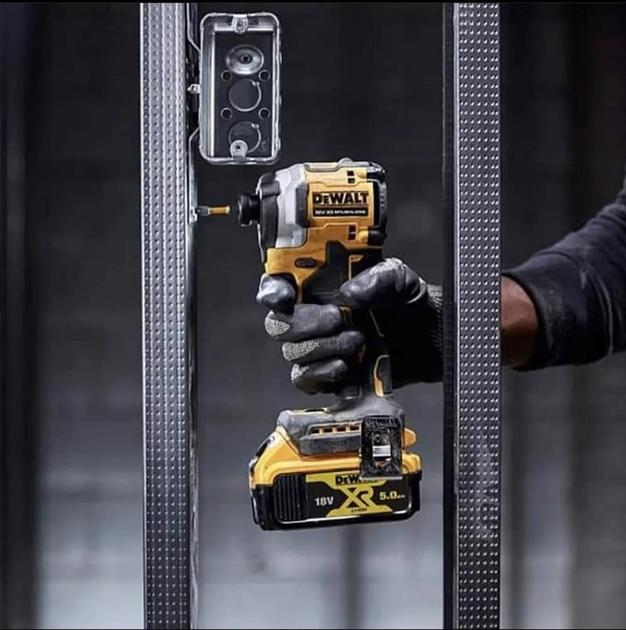 Набір з двох інструментів безщіткових DeWalt DCK2050E2T - зображення 12