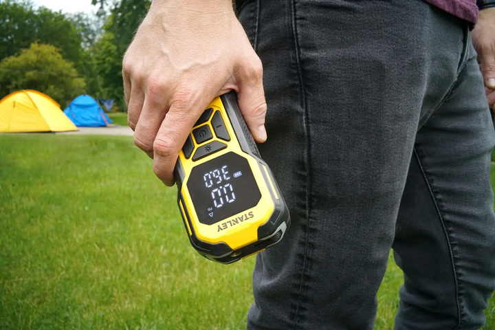 Pompa samochodowa Stanley z funkcją powerbank 2 w 1 10 bar 12 V SXIF0101 (6921183004569) - obraz 4