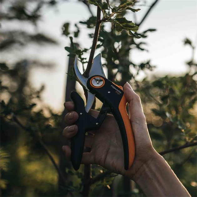 Площинний секатор Fiskars Plus P721 (1057170) - зображення 2