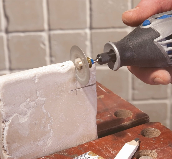 Багатофункціональний інструмент Dremel 3000-1/25 EZ + 25 шт. насадок Dremel + Насадка для гнучкого вала (225) + Кейс для зберігання зі знімним відділенням для приладдя + Настінне кріплення інструменту (F0133000JP) - зображення 6
