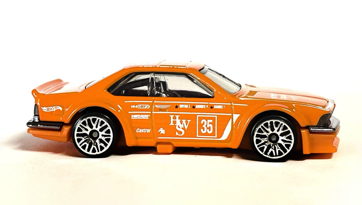 Машинка Базовая Hot Wheels BMW 635 CSi Wild Widebody 1:64 JBB84
