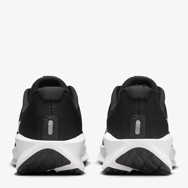 Жіночі кросівки для бігу Nike W Downshifter 13 FD6476-001 44 (11.5US) 28.5 см Чорні (196975440900) - зображення 4