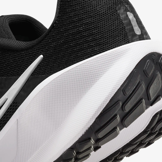 Жіночі кросівки для бігу Nike W Downshifter 13 FD6476-001 36 (5.5US) 22.5 см Чорні (196975440733) - зображення 8
