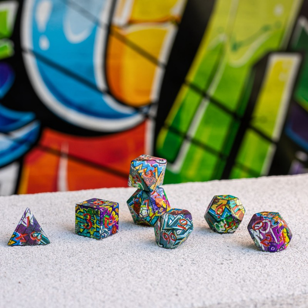 Zestaw kostek do gier planszowych Q-Workshop Full Art: Graffiti (5907699497935) - obraz 3