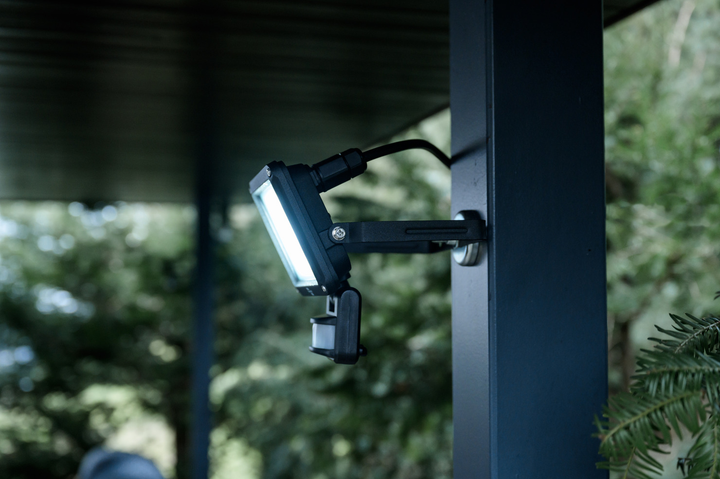 Naświetlacz LED Brennenstuhl JARO 3060 P z czujnikiem ruchu 2300 lm 20 W Czarny (1171250242) - obraz 10