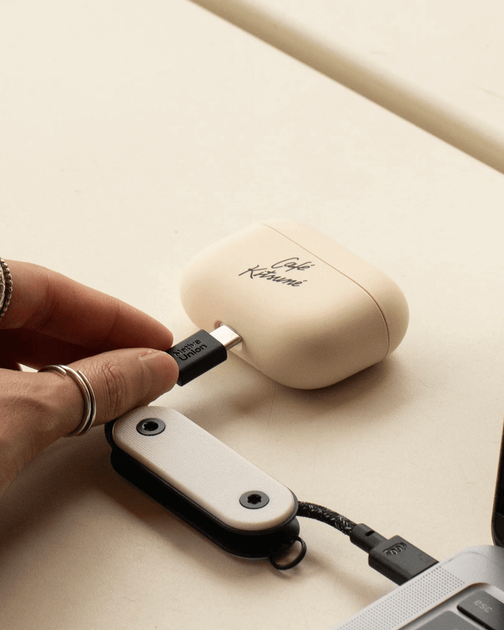 Кабель Native Union Pocket Cable USB-C to USB-C Sandstone - Фото 12 Кабель Native Union Pocket Cable USB-C to USB-C Sandstone - изображение 12