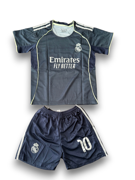 Детская футбольная форма Real Madrid Килиан Мбаппе №10 темно-синяя сезон 25/26, футболка+шорты 28(145-150см) - Фото 4 Детская футбольная форма Real Madrid Килиан Мбаппе №10 темно-синяя сезон 25/26, футболка+шорты 28(145-150см) - изображение 4