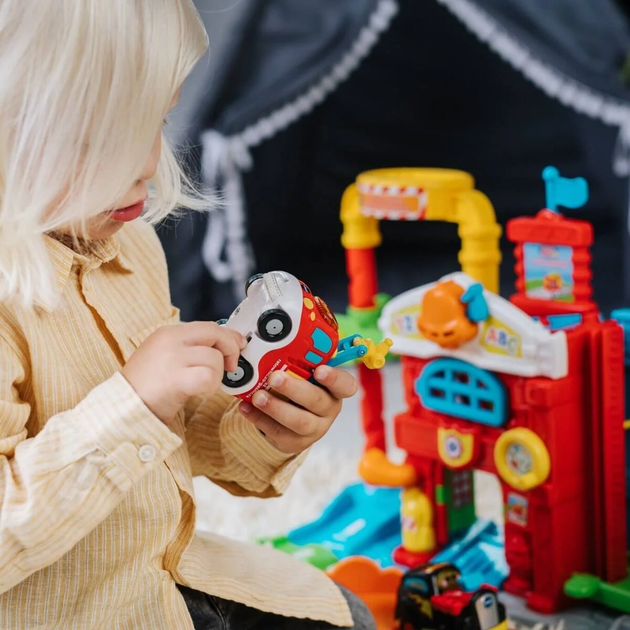 Zestaw do zabawy Vtech Tut Tut Autka Remiza strażacka (5900511608137) - obraz 2