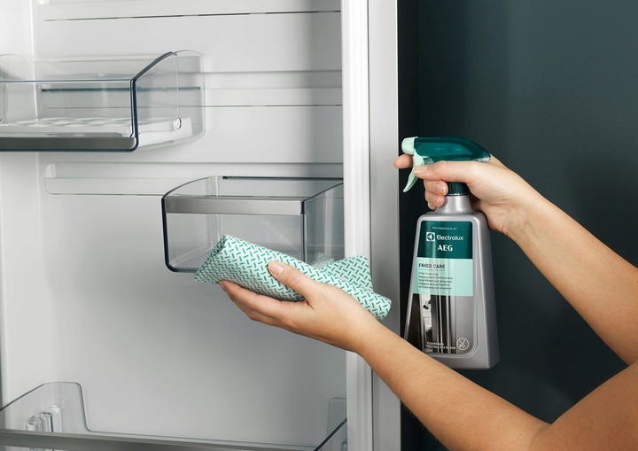 Засіб для чищення холодильників Electrolux Frigo Care 500 мл (M3RCS301) (7333394079882) - зображення 4
