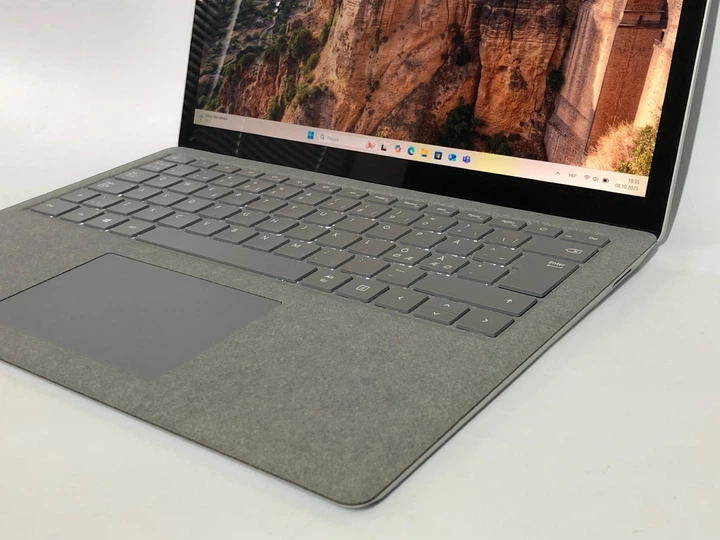 Ноутбук Microsoft Surface Laptop 2 1769 - 13.5