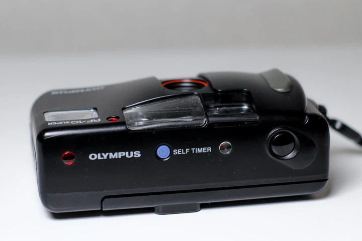 Плівковий фотоапарат Olympus AF-10 Super з чохлом та батарейками