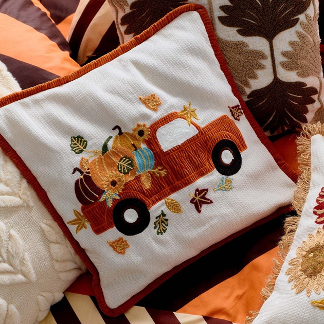 Poszewka Homla Bihar z haftowanym autem z dyniami Beżowa 45 x 45 cm (5906496704765) - obraz 5