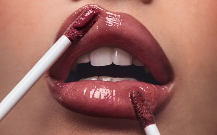 Pupa Shock Plump Lip Gloss Блеск для губ с мгновенным объемом № 04 "Cherry Cola" - Фото 3 Pupa Shock Plump Lip Gloss Блеск для губ с мгновенным объемом № 04 "Cherry Cola" - изображение 3