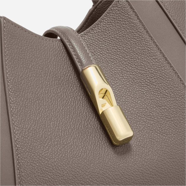 Сумка крос-боді через плече жіноча з натуральної шкіри середня Furla Goccia WB01789BX33534283S1007 Сіра (800070349438) - зображення 4