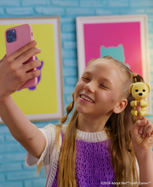 Интерактивный питомец WowWee Fingerlings Adopt Me! x Dog с более чем 40 звуками и реакциями - изображение 2
