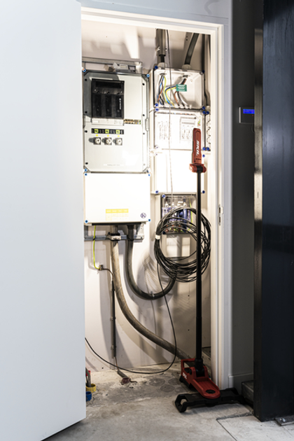 Akumulatorowa lampa kolumnowa LED Skil 3165 CA (4894863201607) - obraz 6