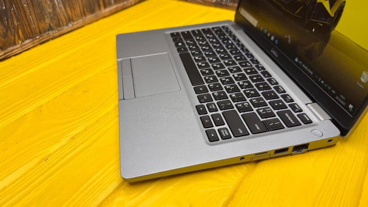 Ноутбук Dell Latitude 5310 (13.3" FHD IPS,Core i7-10810u,Intel UHD Graphics) (5270) Б/В - зображення 3