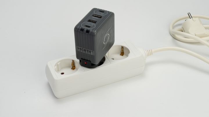 Ładowarka sieciowa AverMedia GC313 Core Go 2xUSB-C USB-A HDMI PD3.0 100 W + kabel 2 m Black (40AAGC313AWN) - obraz 8