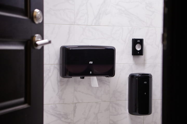 Набір туалетного паперу Tork Mini Jumbo двошарова 2 шт (7310791272559) - зображення 3