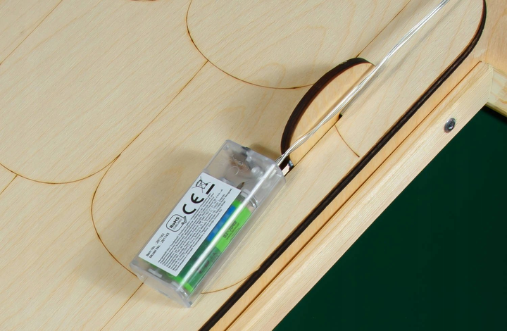 Садовий будиночок Ikonka дерев'яний столик, крейдяна дошка, 86 x 137 x 105 см (5905325439151) - зображення 15