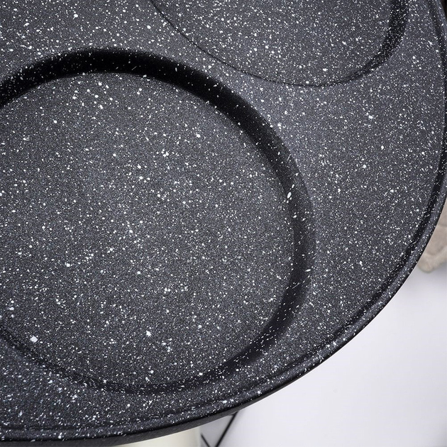 Сковорода для яєць Vilde Black & Wood гранітова на 4 відділи 26 см (5904316465087) - зображення 4