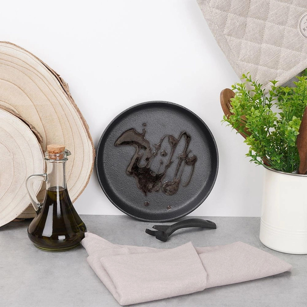 Сковорода Orion Litina чавунна зі знімною ручкою + дошка 22 см (8592381110352) - зображення 10