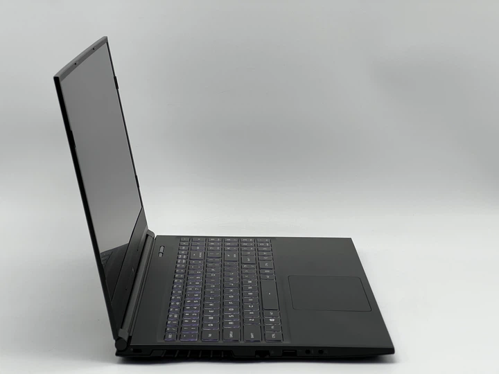 Ноутбук Maingear Vector MG-VCTR002-2060 / 15 IPS 1920x1080 144Гц / i7-10750H / 16 GB / 960 GB / NVIDIA GeForce RTX 2060 / [MNGRVCTRMGVCTR0022060I7206096016IAM] БУ - Б/У - изображение 3
