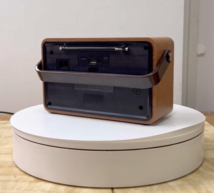 Радио на аккумуляторе - Bluetooth колонка с пультом управления Kemai Retro радиоприемник аккумуляторный (USB/TF/AUX) Коричневый - Фото 4 Радио на аккумуляторе - Bluetooth колонка с пультом управления Kemai Retro радиоприемник аккумуляторный (USB/TF/AUX) Коричневый - изображение 4