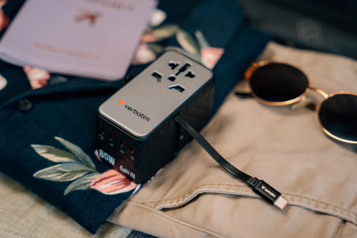 Мережевий зарядний пристрій Verbatim Travel Adapter 85W 3 x USB-C, 1 x USB-A CNT-02 Black (2394232127) - зображення 4