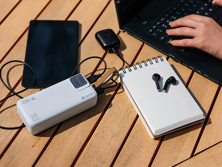 Powerbank Tracer Blaze 30000 mAh 65W White (TRABAT47506) - obraz 4