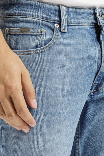 Jeansy regular fit męskie Cross Jeans C 132-086 W36L32 Błękitne (8697319682922) - obraz 4