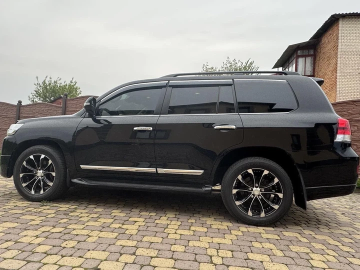 Ветровики для Toyota Land Cruiser 200 2007-2021 (4 шт), Дефлекторы окон Toyota Land Cruiser 200 - Фото 6 Ветровики для Toyota Land Cruiser 200 2007-2021 (4 шт), Дефлекторы окон Toyota Land Cruiser 200 - изображение 6