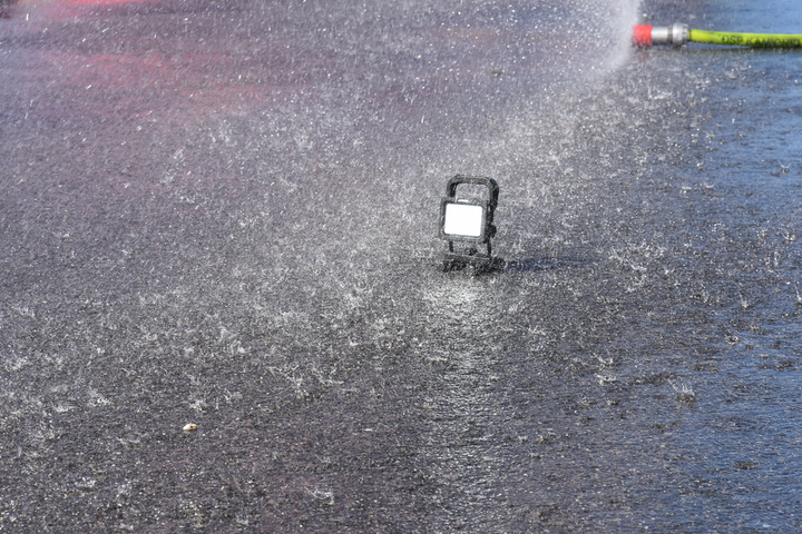 Reflektor przenośny STHOR 82881 SMD 10 W 1000 lm (5906083103339) - obraz 7