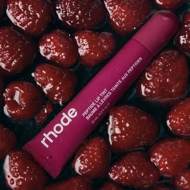 Блеск-тинт для губ с пептидами для губ Rhode Peptide Lip Tint Raspberry Jelly 10 мл - изображение 7
