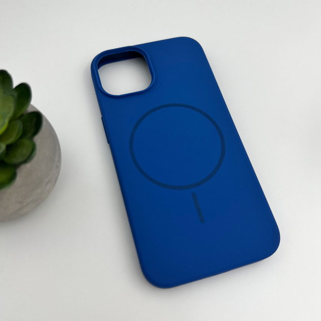 Защитный чехол-накладка Cosmic Silicone Case Magnetic для Apple iPhone 15 Porcelain Blue (SilMag15-74) - Фото 3 Защитный чехол-накладка Cosmic Silicone Case Magnetic для Apple iPhone 15 Porcelain Blue (SilMag15-74) - изображение 3