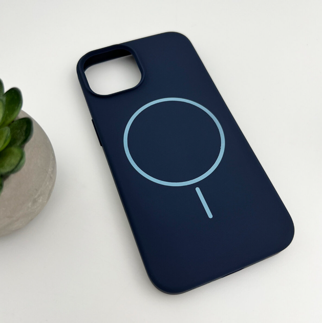 Защитный чехол-накладка Cosmic Silicone Case Magnetic для Apple iPhone 15 Dark Blue (SilMag15-8) - Фото 3 Защитный чехол-накладка Cosmic Silicone Case Magnetic для Apple iPhone 15 Dark Blue (SilMag15-8) - изображение 3
