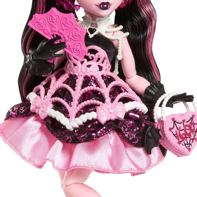 Кукла Монстер Хай Дракулаура Monster High Draculaura Scary Sweet Birthday Doll - Фото 2 Кукла Монстер Хай Дракулаура Monster High Draculaura Scary Sweet Birthday Doll - изображение 2