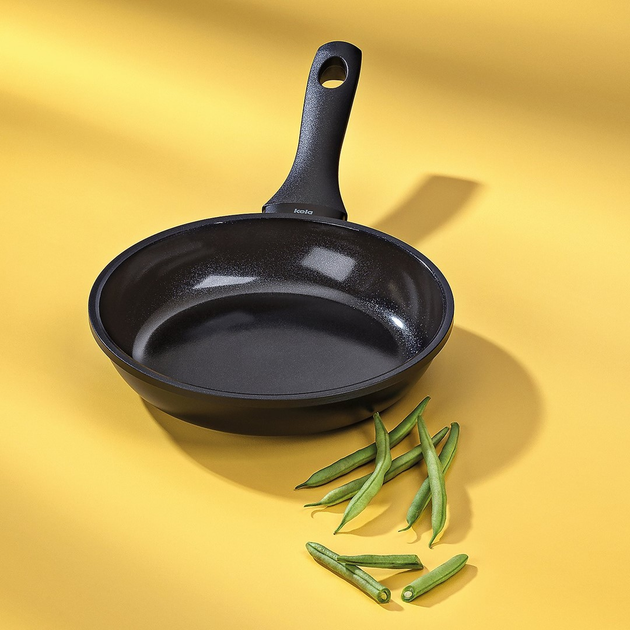 Patelnia Kela Atura ceramiczna 28 cm Czarna (4025457151651) - obraz 5