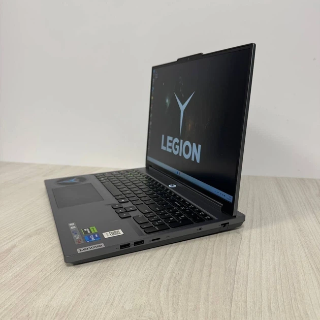 Ігровий ноутбук Б-класу Lenovo Legion 5 16IRX9 / 16" (2560x1600) IPS / Intel Core i7-14700HX (20 (28) ядра по 1,5 - 5,5 ГГц) / 32 ГБ DDR5 / 1000 ГБ SSD NVMe / nVidia GeForce RTX 4070, 8 ГБ GDDR6, 128-біт / WebCam б/в - Фото 5 Ігровий ноутбук Б-класу Lenovo Legion 5 16IRX9 / 16" (2560x1600) IPS / Intel Core i7-14700HX (20 (28) ядра по 1,5 - 5,5 ГГц) / 32 ГБ DDR5 / 1000 ГБ SSD NVMe / nVidia GeForce RTX 4070, 8 ГБ GDDR6, 128-біт / WebCam б/в - зображення 5