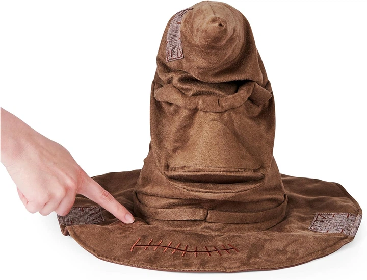 Интерактивная Распределяющая Шляпа Гарри Поттер Звук Interactive Sorting Hat Harry Potterr Spin Master 6061830 - Фото 4 Интерактивная Распределяющая Шляпа Гарри Поттер Звук Interactive Sorting Hat Harry Potterr Spin Master 6061830 - изображение 4