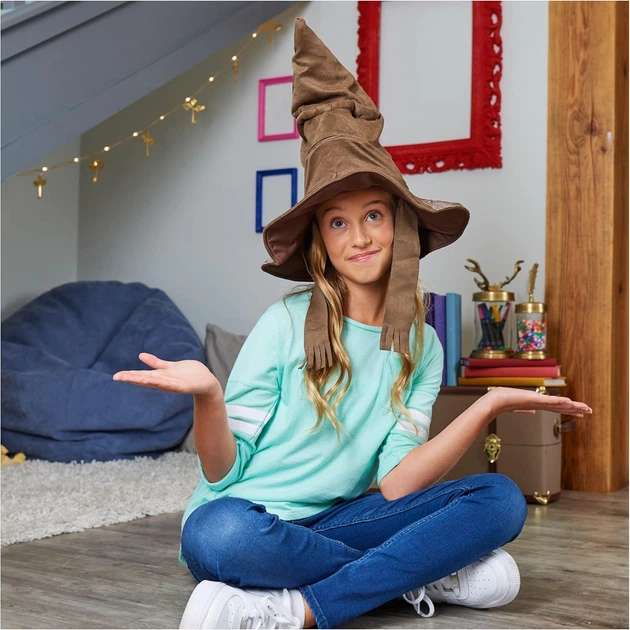Интерактивная Распределяющая Шляпа Гарри Поттер Звук Interactive Sorting Hat Harry Potterr Spin Master 6061830 - Фото 5 Интерактивная Распределяющая Шляпа Гарри Поттер Звук Interactive Sorting Hat Harry Potterr Spin Master 6061830 - изображение 5