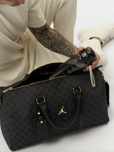 Спортивная сумка через плечо Jordan Duffle Monogram черная. - изображение 5