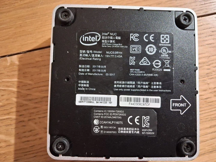 Неттоп Intel NUC NUC5i3RYH USFF / Intel Core i3-5010U (2 (4) ядра