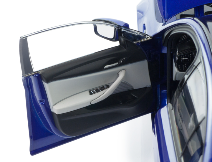 Модель автомобиля BMW M5 (F90) Marina Bay Blue, Scale 1:18