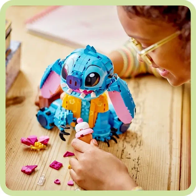 Конструктор Disney Classic Стич 744 деталей - зображення 5