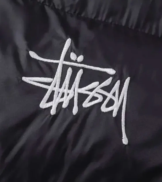 Зимовий водонепроникний пуховик Stussy чорного кольору (M). - Фото 3 Зимовий водонепроникний пуховик Stussy чорного кольору (M). - зображення 3