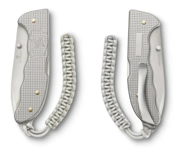 Нож Victorinox Evoke Alox 136 мм 5 функций темляк Рифленный серый (0.9415.D26) - Фото 7 Нож Victorinox Evoke Alox 136 мм 5 функций темляк Рифленный серый (0.9415.D26) - изображение 7
