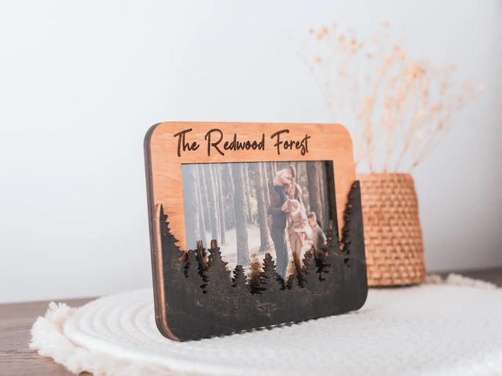 Фоторамка The Frame Depot Лес персонализированная под горизонтальное фото 20 х 25 см Бежевый (forest_8x10_horizontal) - Фото 2 Фоторамка The Frame Depot Лес персонализированная под горизонтальное фото 20 х 25 см Бежевый (forest_8x10_horizontal) - изображение 2