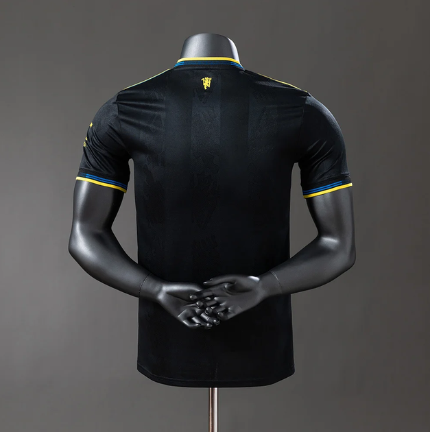 Футбольная футболка Manchester United 2025/26 – третья форма (чёрная) р. XXL (рост 194-200) - Фото 4 Футбольная футболка Manchester United 2025/26 – третья форма (чёрная) р. XXL (рост 194-200) - изображение 4